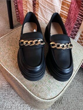 Universal Thread Black Platform Loafers with Gold Chain